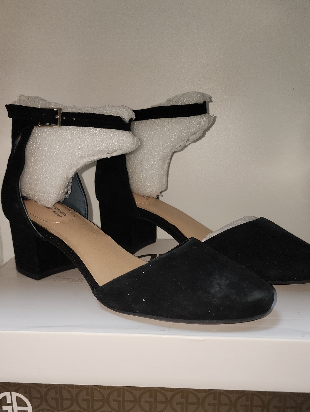 Giani Bernini Women’s Black Suede Block Heel Ankle Strap Pumps Size 6.5